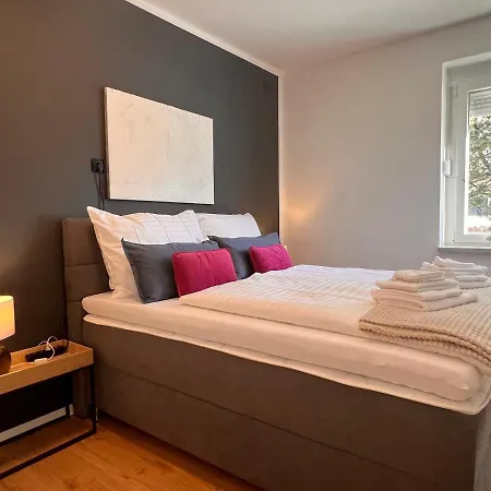 Ferienwohnung Imzaro: Erdgeschoss, 2 Schlafzimmer Plus Schlafsofa, Eigener Eingang, Grosse Terrasse Mit Garten! Spittal an der Drau Buitenkant foto